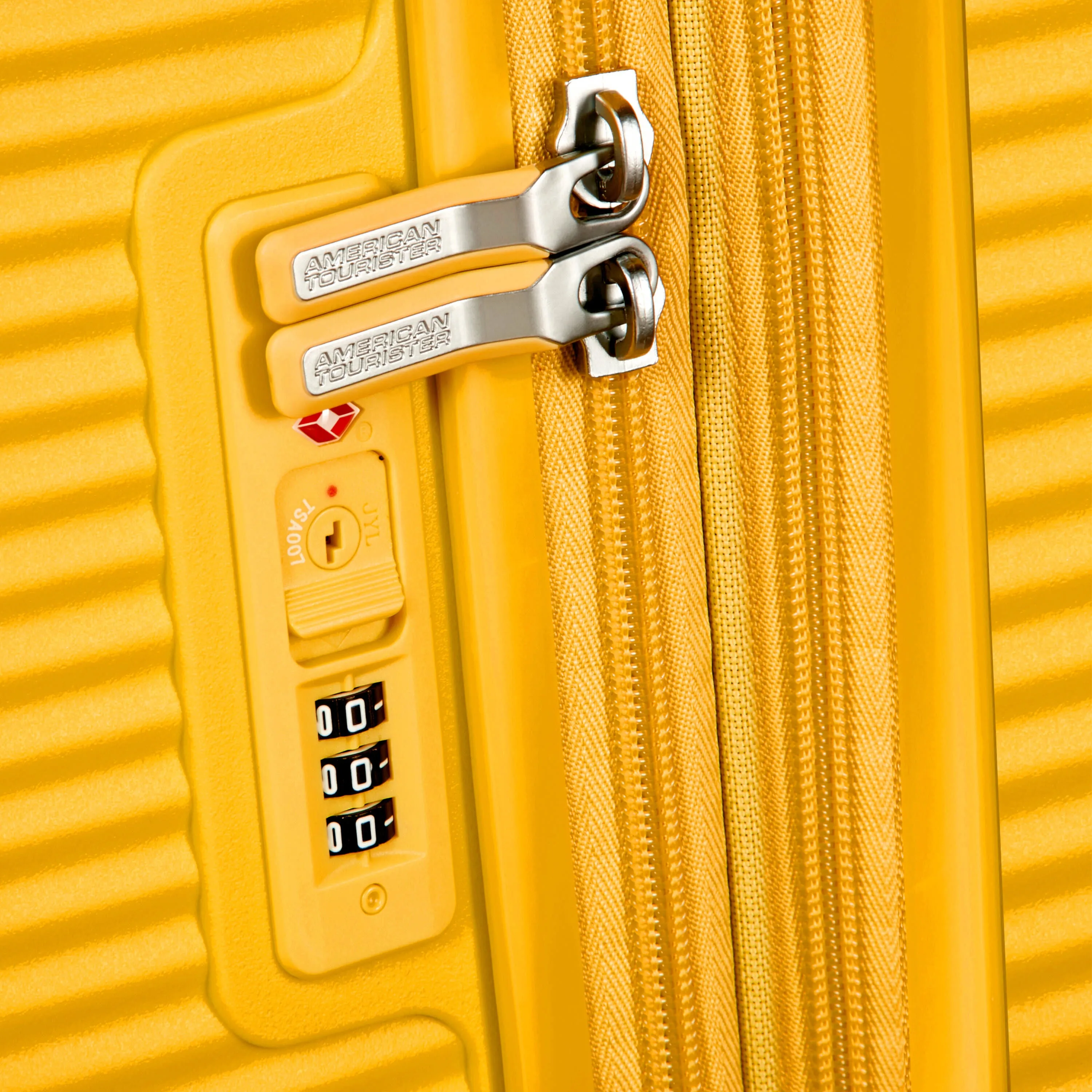 AMERICAN TOURISTER CURIO SPINNER CARRY-ON™