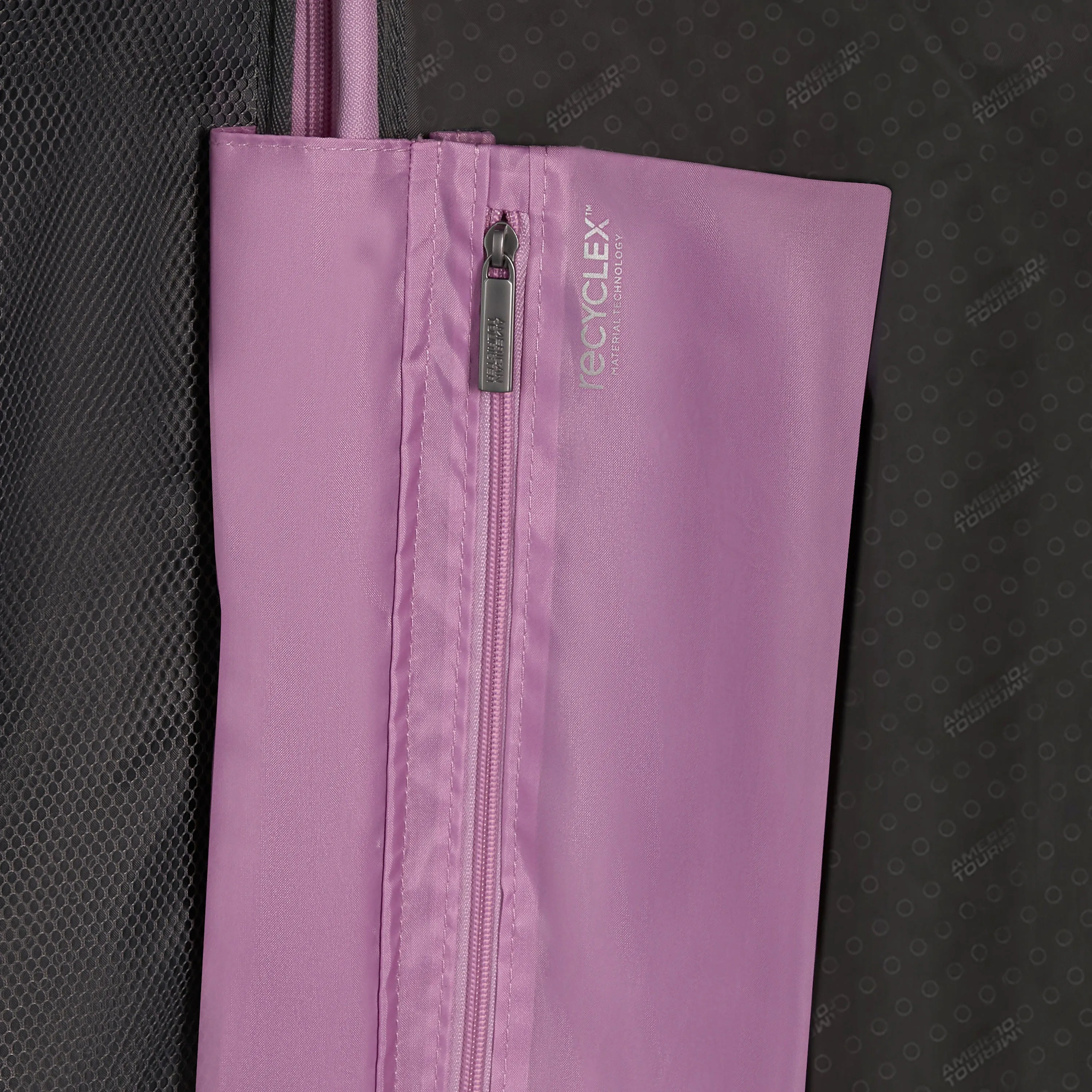 American Tourister StarVibe Spinner Carry-On™