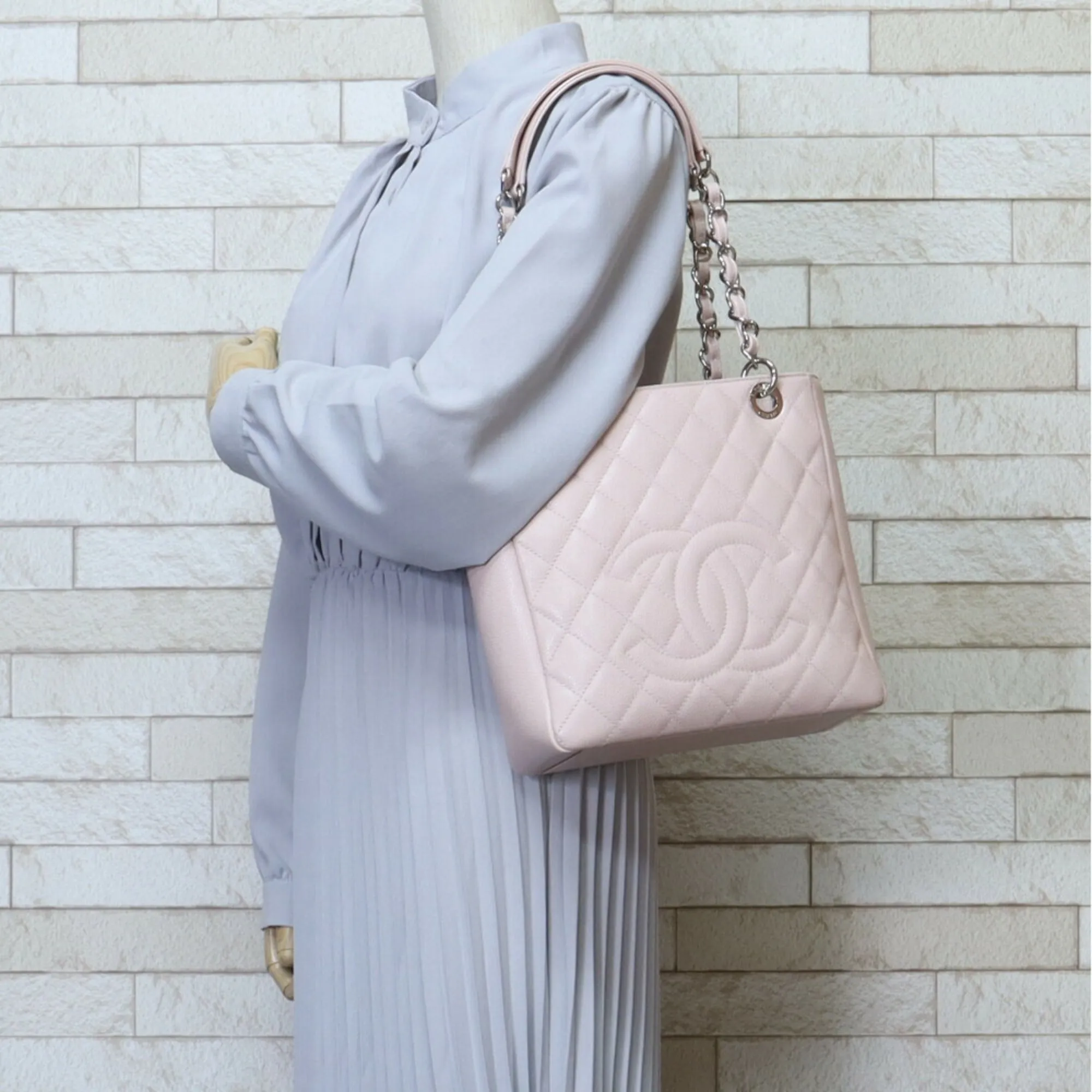 Chanel Chain Tote Bag Caviar Skin Pink Ladies