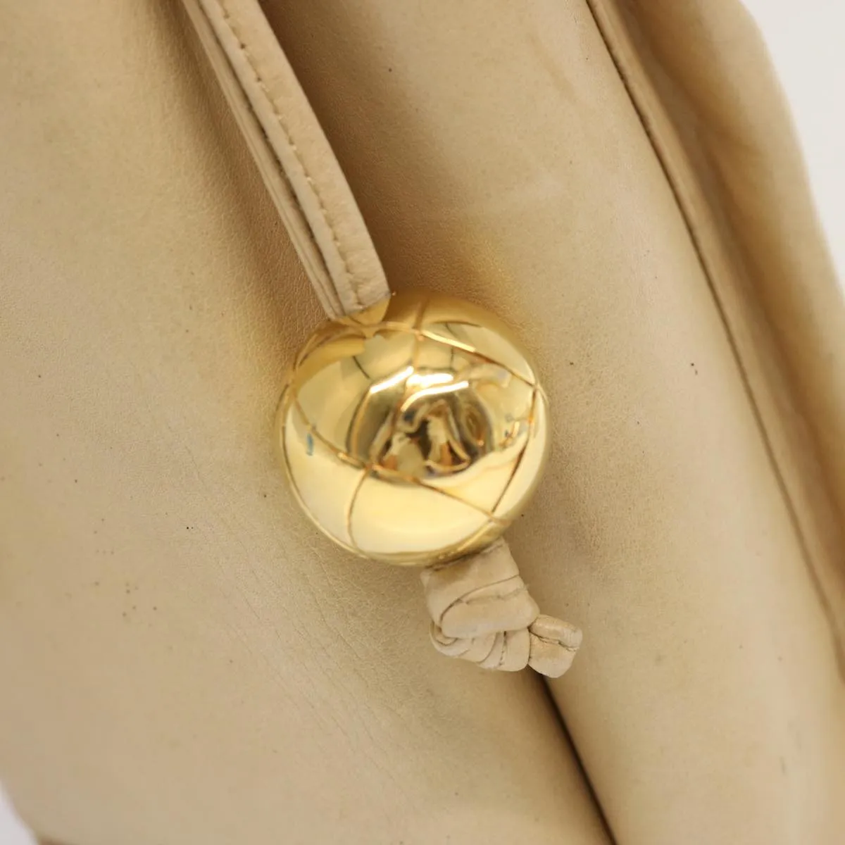 CHANEL Chain Tote Bag Leather Beige CC Auth 69975A