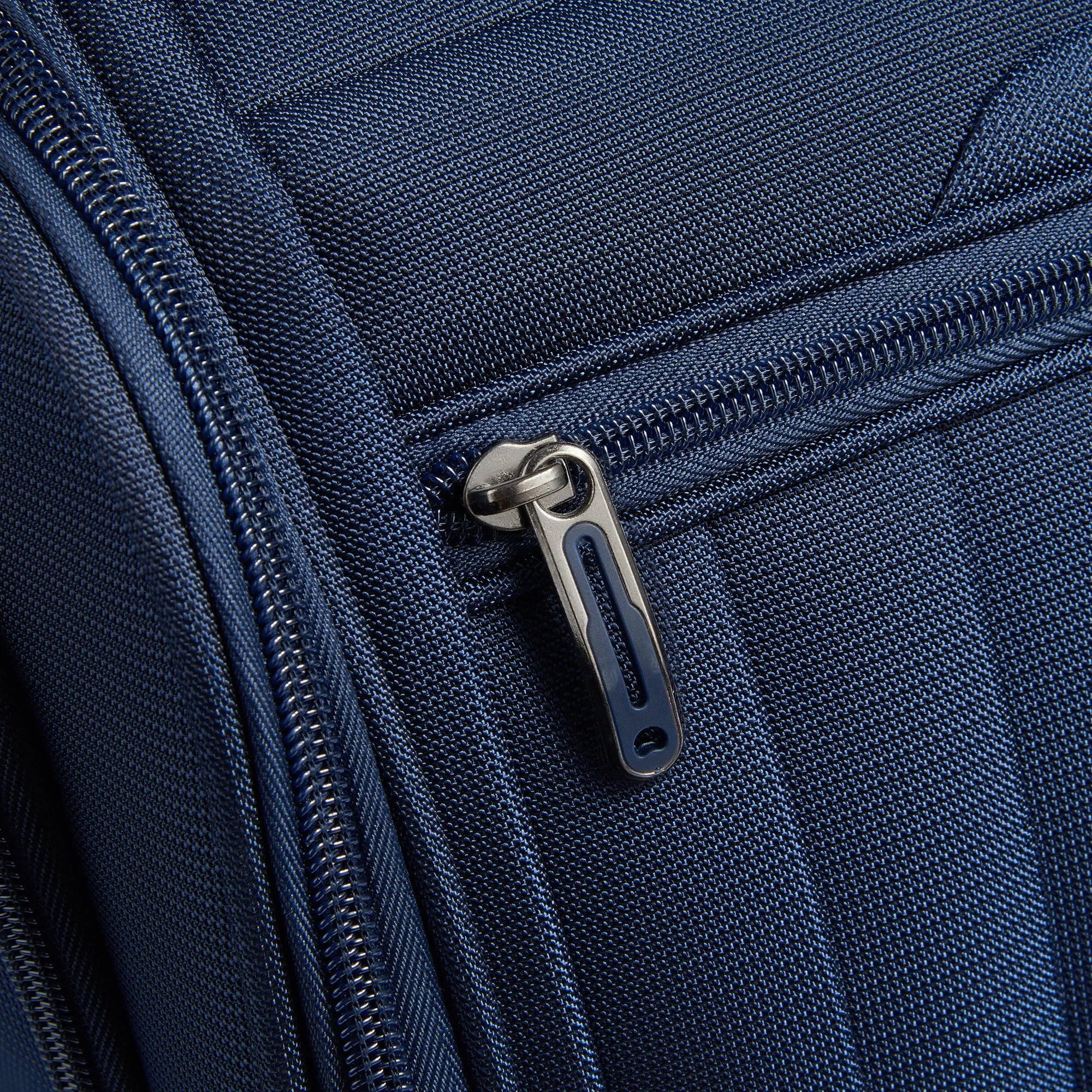 Delsey Helium DLX Undeseater - Rolling