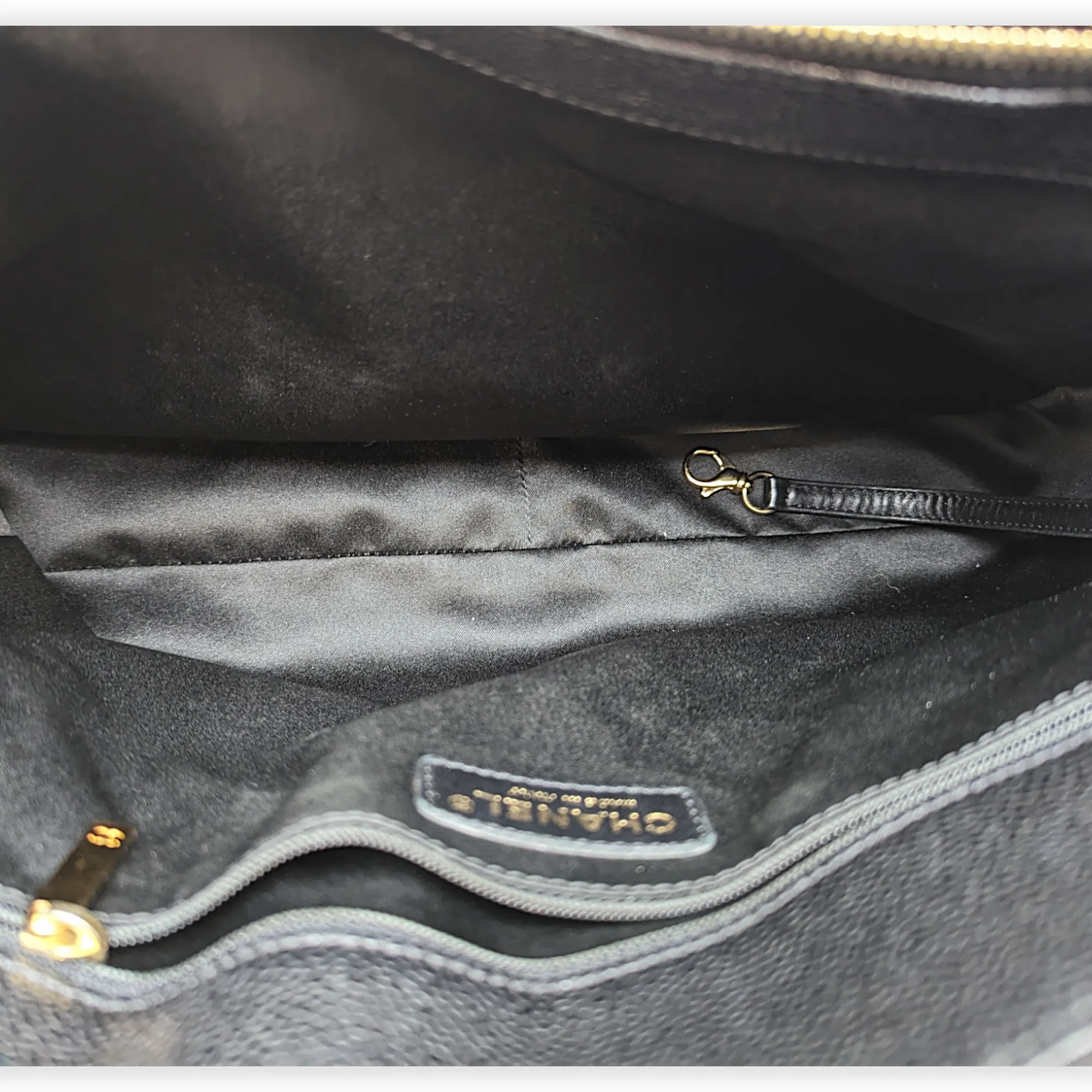 GST GM Black Tote Bag in Caviar Leather, Gold hardware