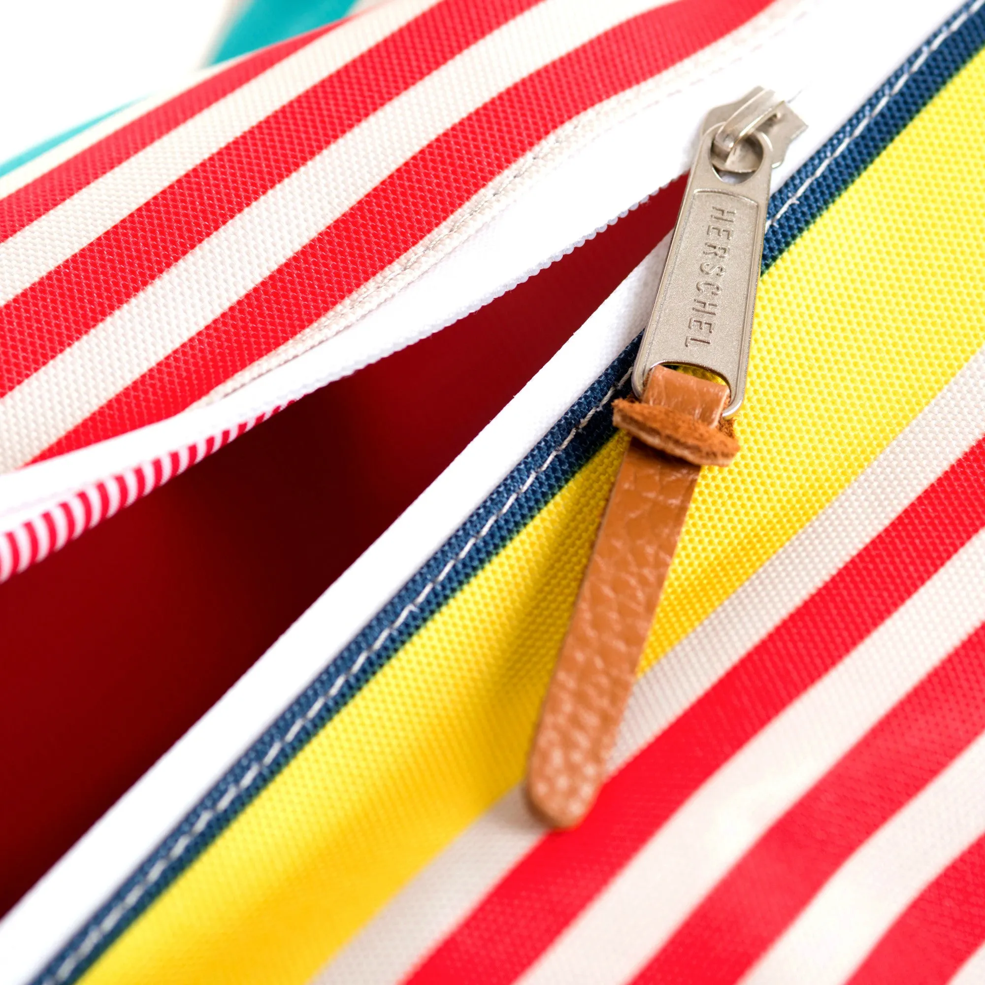 Herschel Supply Novel Duffel Bag - Malibu Stripe