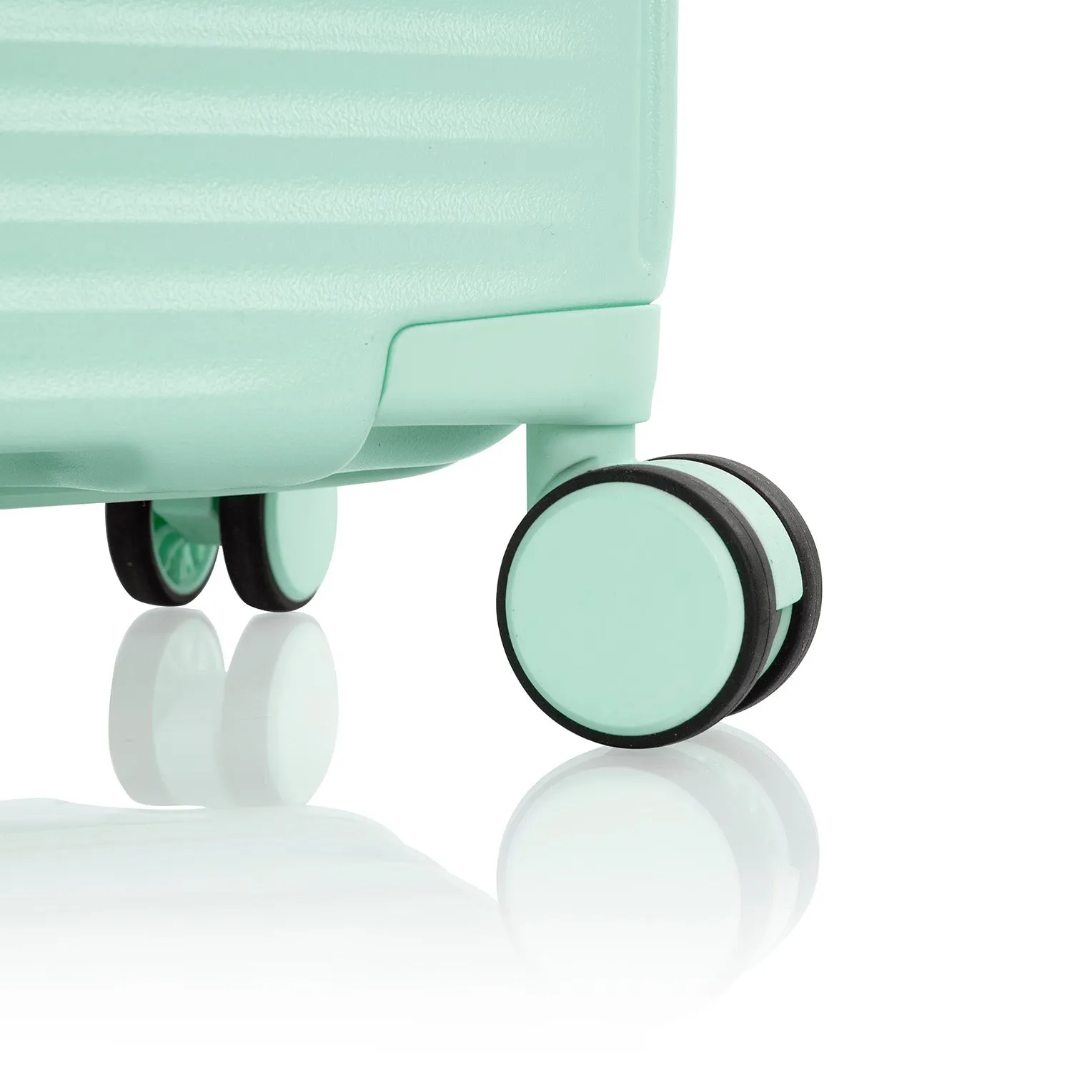 Pastel 21" Carry-on | Lightweight Luggage