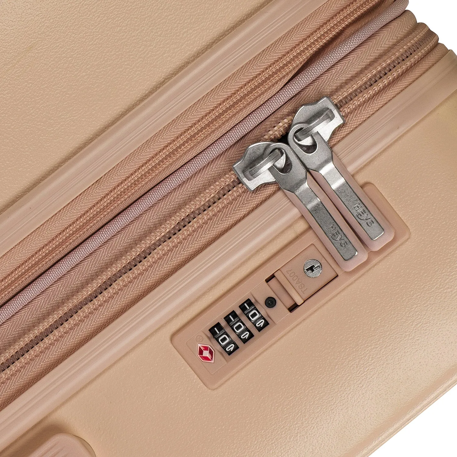 Pastel 21" Carry-on | Lightweight Luggage