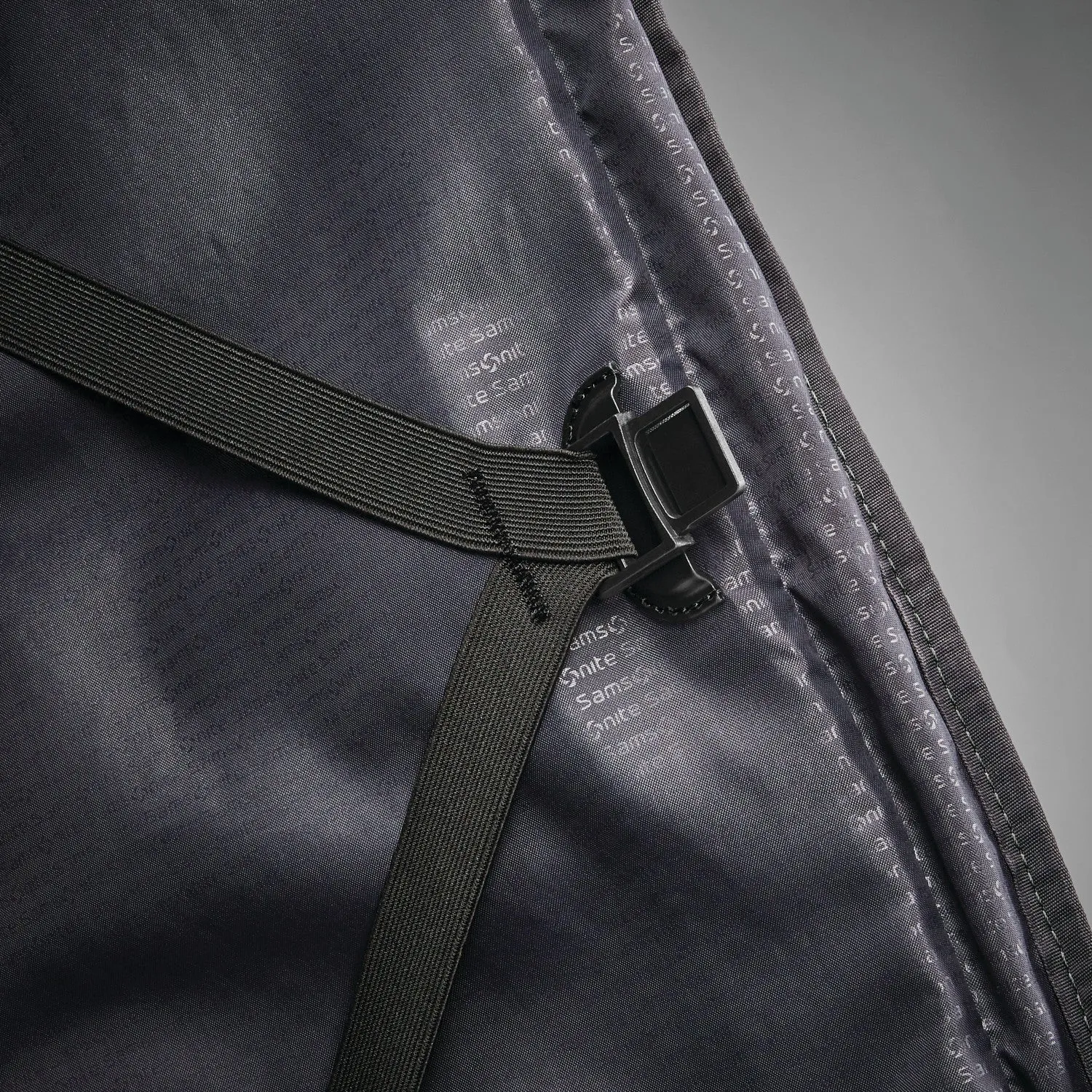 Samsonite Insignis Carry-On Expandable Spinner