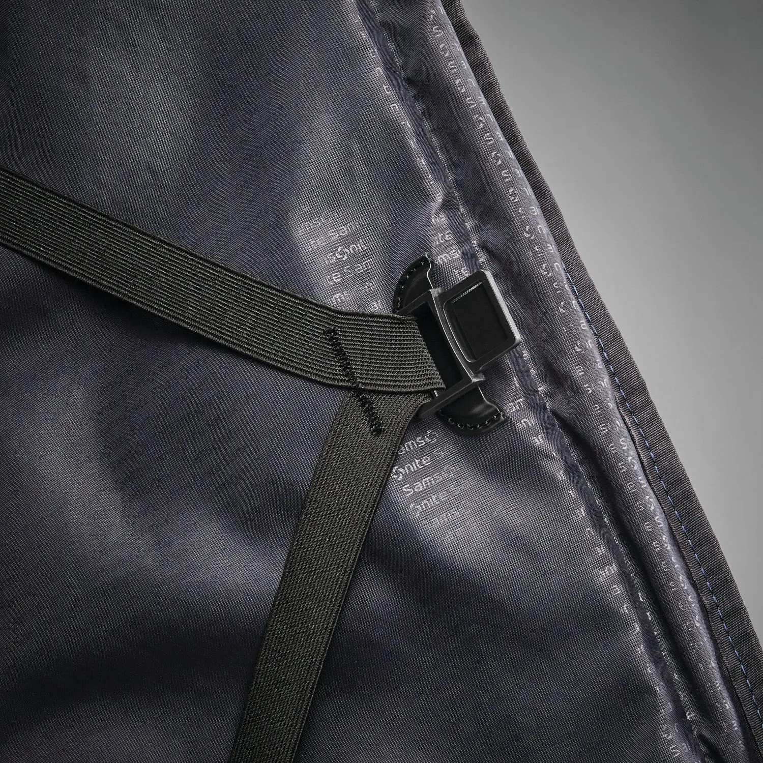 Samsonite Insignis Carry-On Expandable Spinner