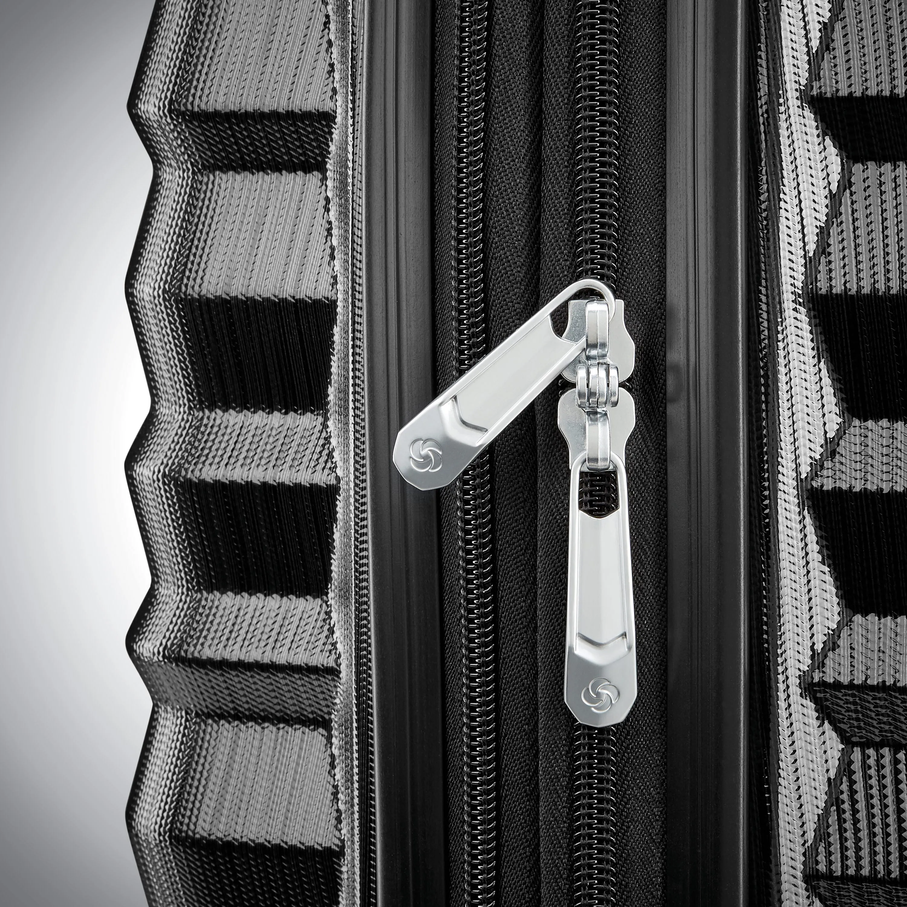 Samsonite Ziplite 4.0 Spinner Carry-On