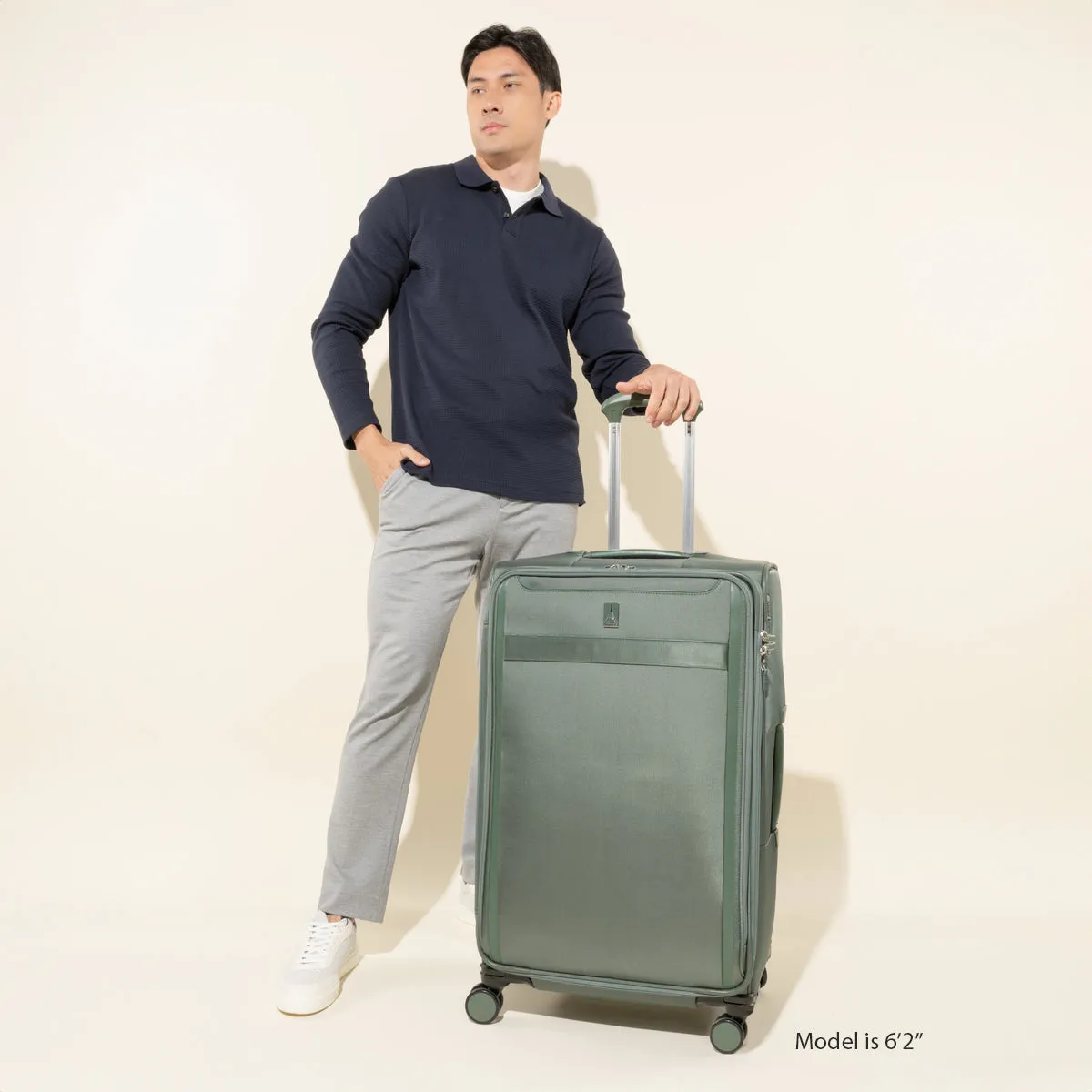 Travelpro VersaPack  Large Check-In Spinner