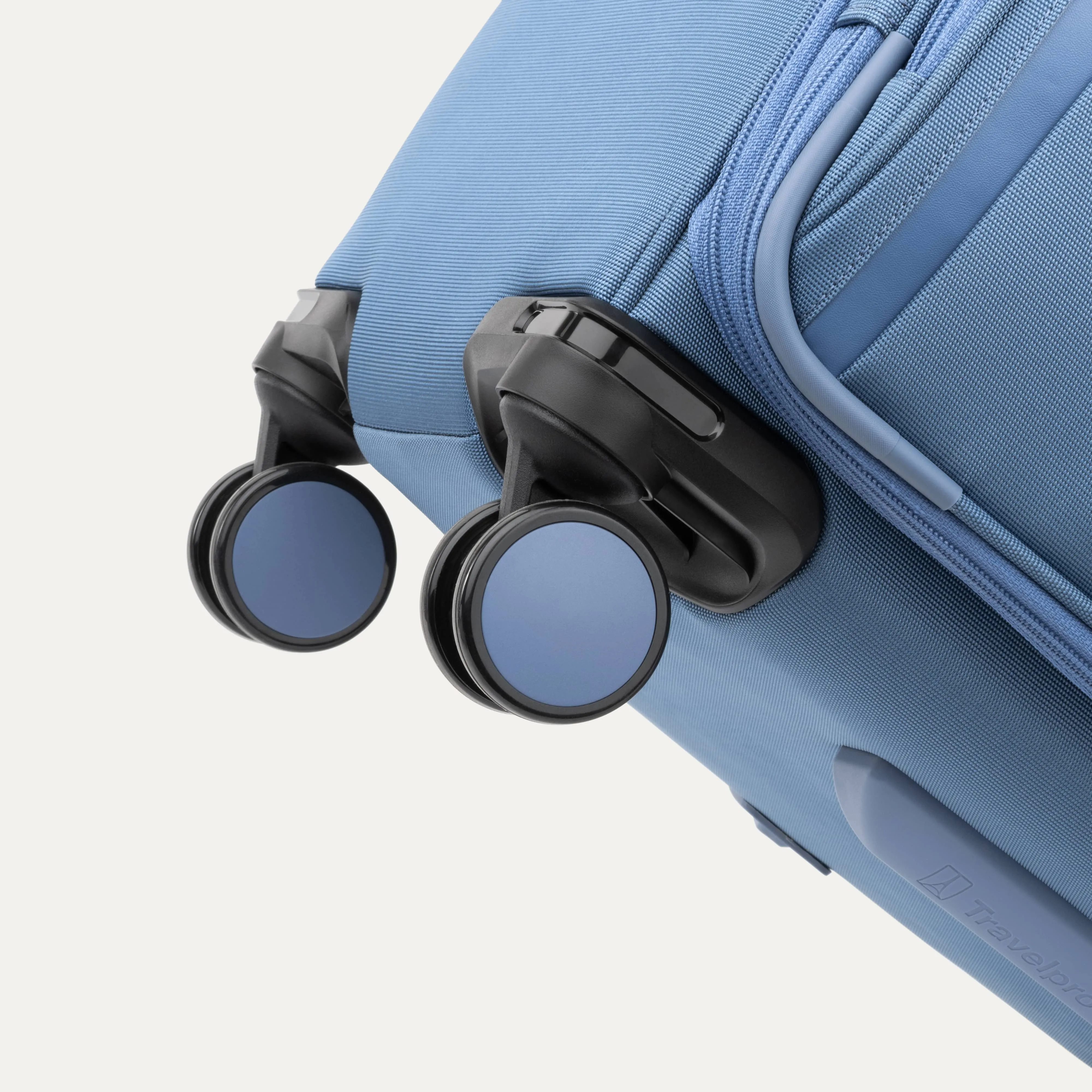 Travelpro VersaPack  Large Check-In Spinner