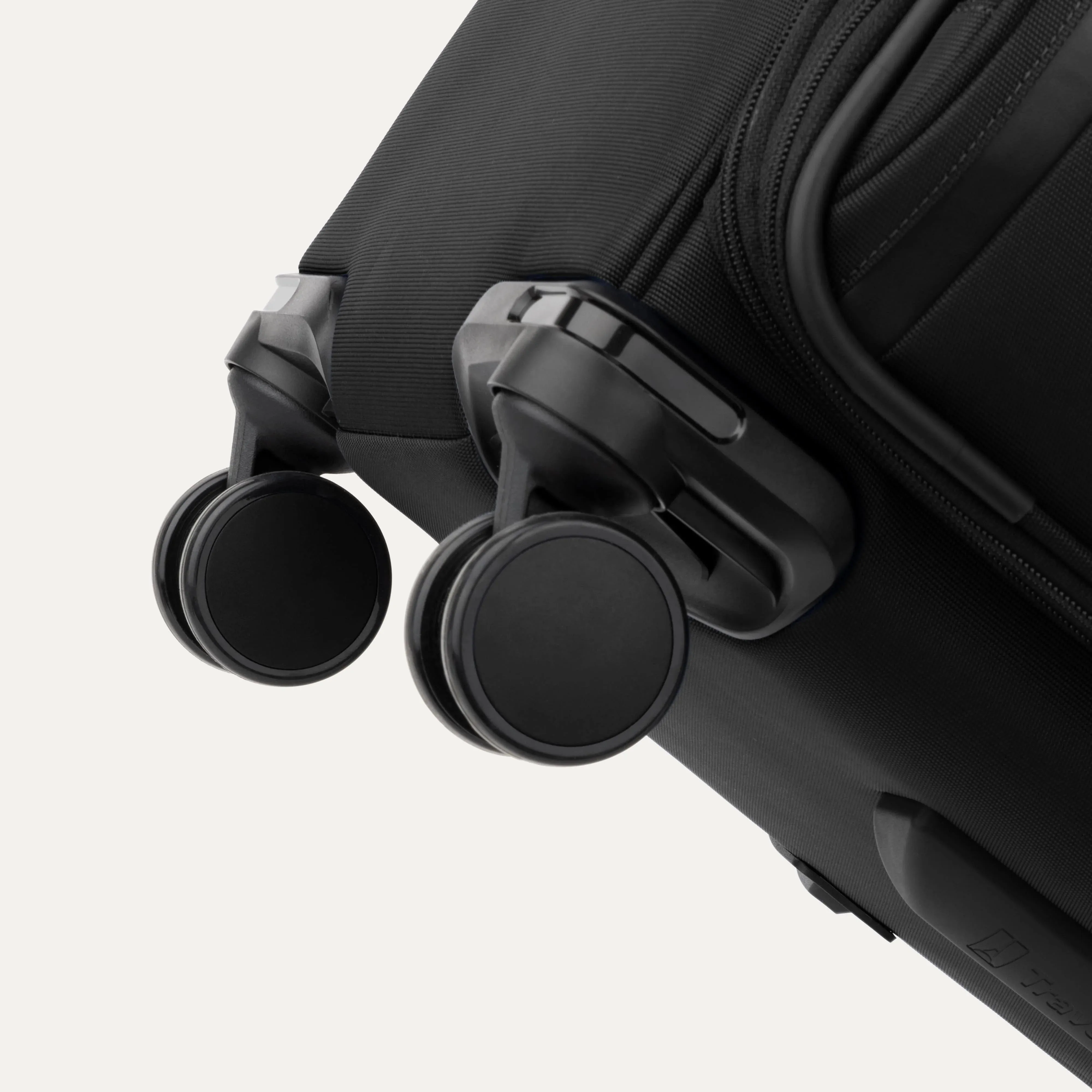 Travelpro VersaPack  Large Check-In Spinner